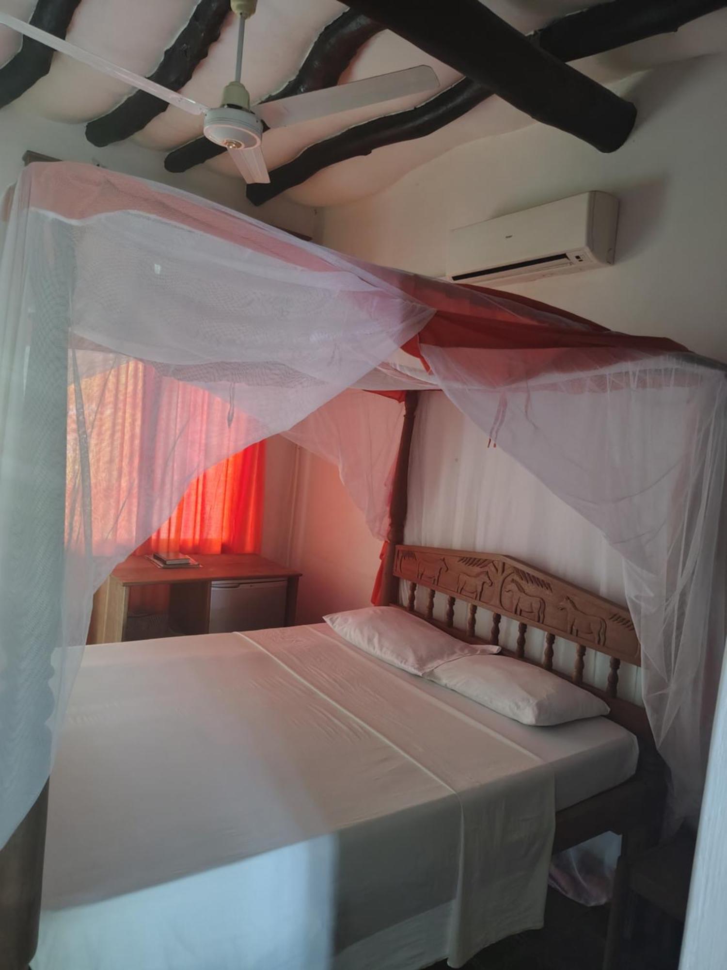Mangro Hotel شاطئ دياني المظهر الخارجي الصورة