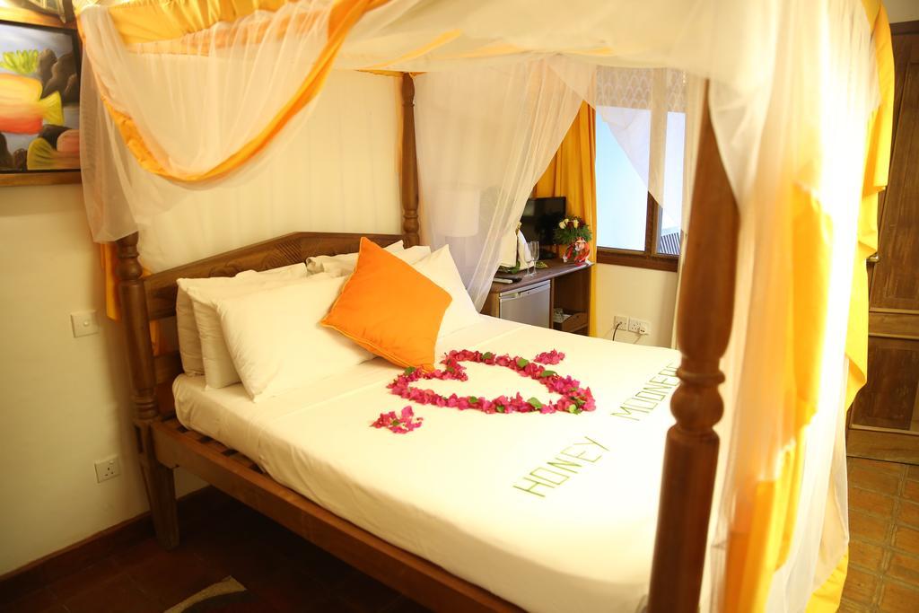 Mangro Hotel شاطئ دياني المظهر الخارجي الصورة